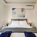 Beautiful Modern Penthouse With Pool And Sea View Apartman