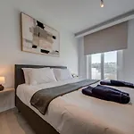 Beautiful Modern Penthouse With Pool And Sea View Apartmán Pembroke