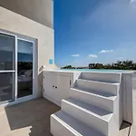 Beautiful Modern Penthouse With Pool And Sea View