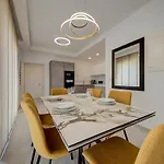 Apartmán Beautiful Modern Penthouse With Pool And Sea View