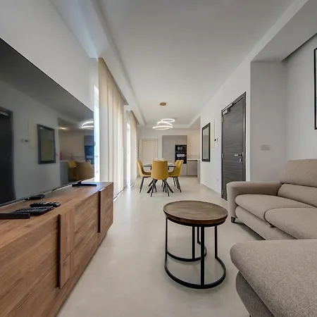 Apartment Beautiful Modern Penthouse With Pool And Sea View Pembroke