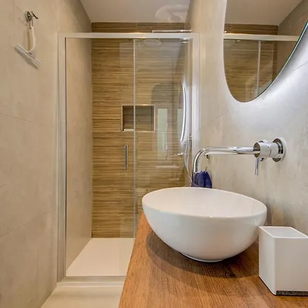 Beautiful Modern Penthouse With Pool And Sea View * Pembroke